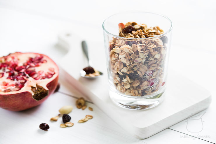 Granola z granatem przepis | Desery | Imbirowy Garnek
