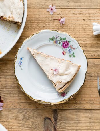 Tarta migdałowa pod bezową chmurką | Przepis | Imbirowy-Garnek-1