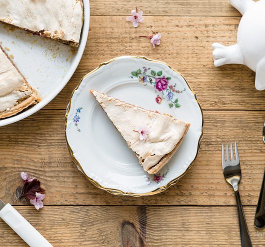 Tarta migdałowa pod bezową chmurką | Przepis | Imbirowy-Garnek-1