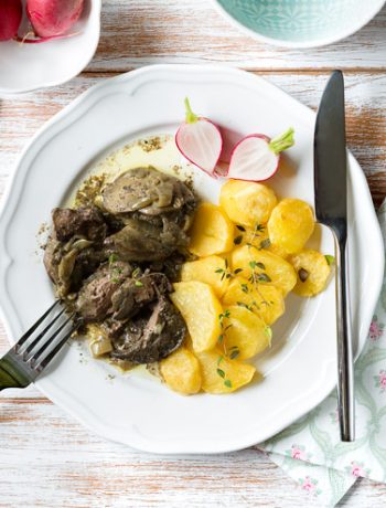 Wątróbka drobiowa w sosie szałwiowym | Przepis | Imbirowy Garnek